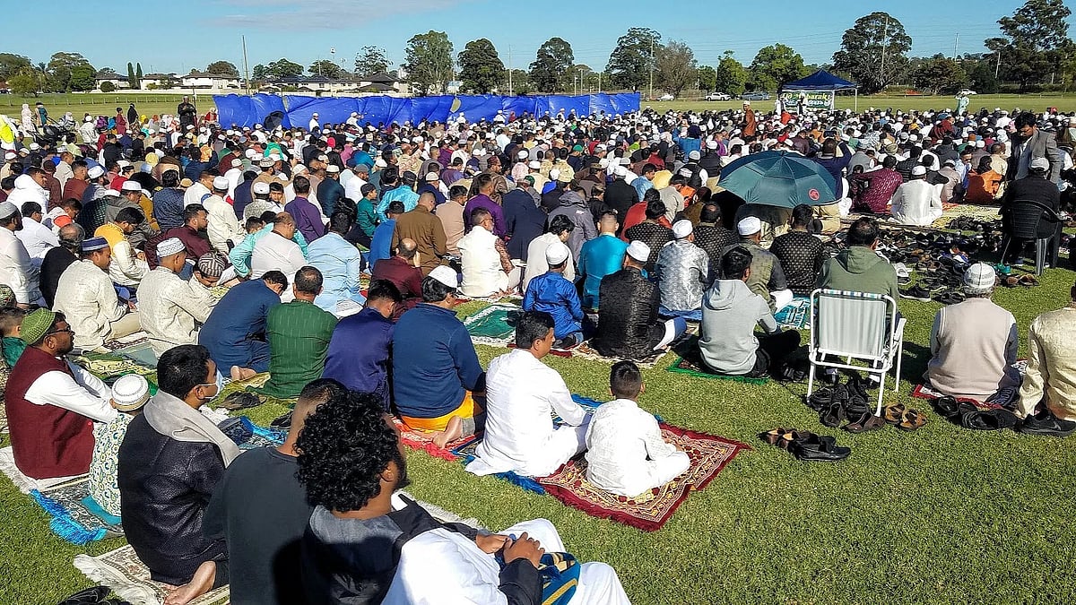 প্রবাসের ঈদ জামাত